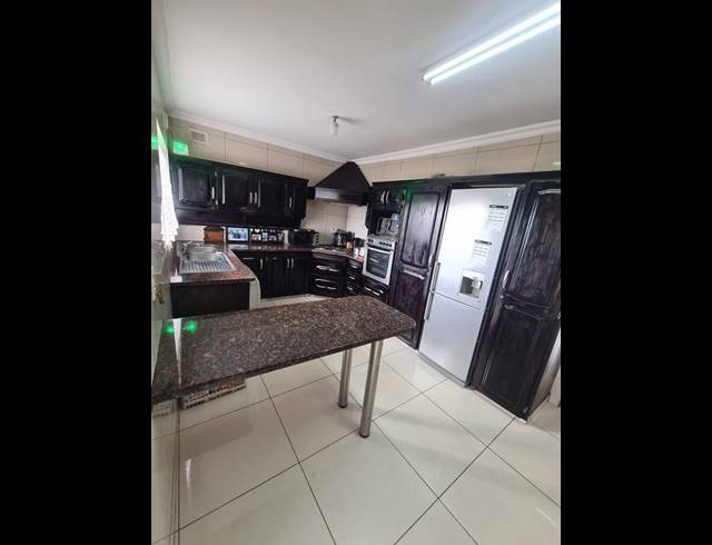 3 BEDROOM HOUSE FOR SALE IN BURLINGTON HEIGHTS